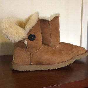 UGG BOOTS TAN AUTHENTIC SIZE 11